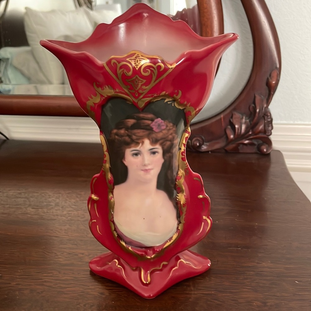 Antique china red and gold vase
